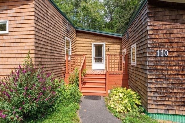 110 Grantwood Dr, Amherst, MA 01002