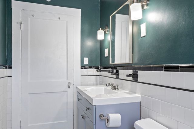 55 Pine St 2, Swampscott, MA 01907