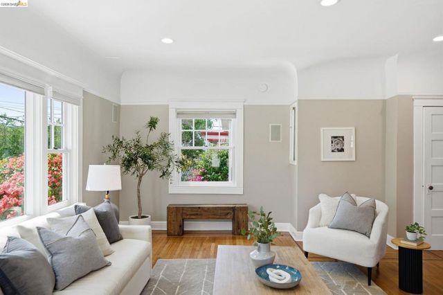 1627 62nd Street, Berkeley, CA 94703