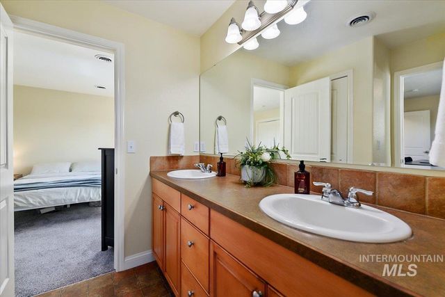 1173 W Hitchcock St, Meridian, ID 83646