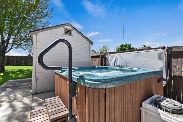 1173 W Hitchcock St, Meridian, ID 83646