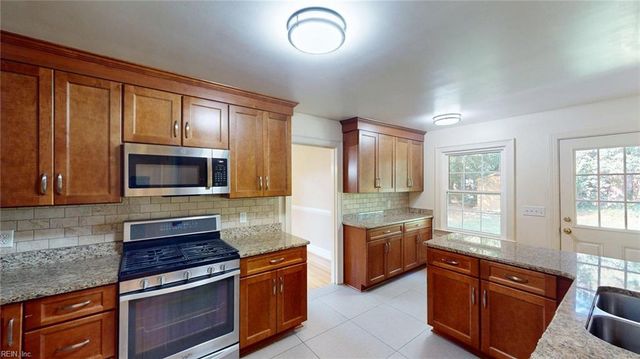 723 E Riverview DR, Suffolk, VA 23434