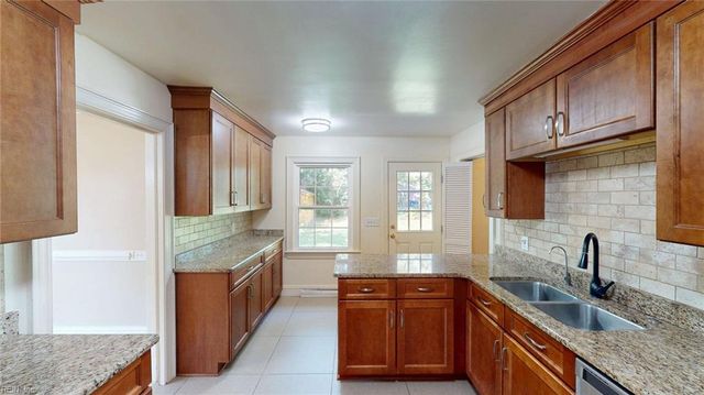 723 E Riverview DR, Suffolk, VA 23434