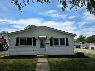 70 N Idlewild Avenue, Mundelein, IL 60060