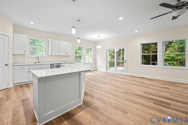 94 Dingley Rd, Montross, VA 22443