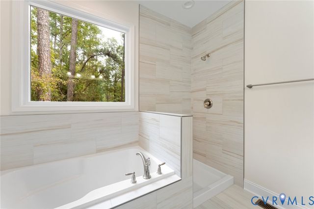 94 Dingley Rd, Montross, VA 22443