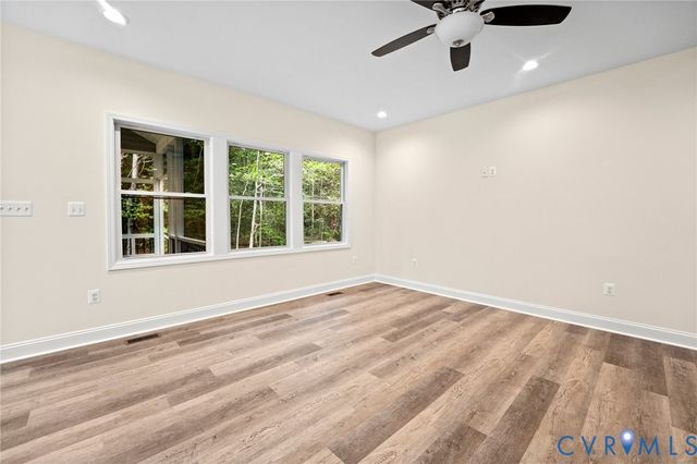 94 Dingley Rd, Montross, VA 22443