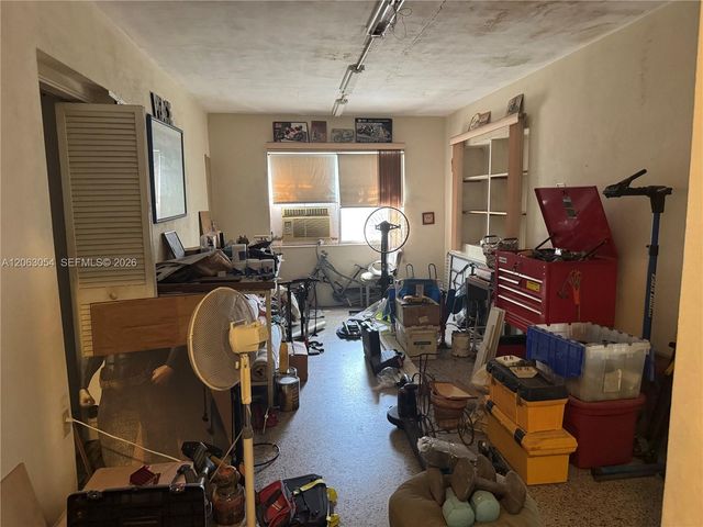 562 E 44th St, Hialeah, FL 33013