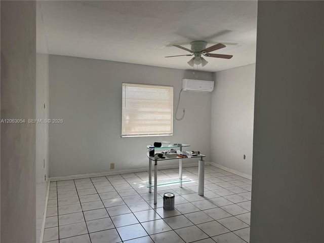 562 E 44th St, Hialeah, FL 33013