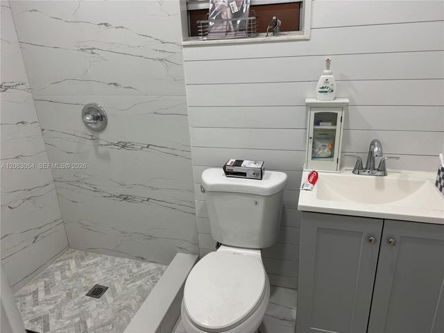 562 E 44th St, Hialeah, FL 33013