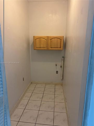562 E 44th St, Hialeah, FL 33013