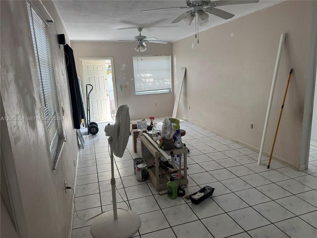 562 E 44th St, Hialeah, FL 33013