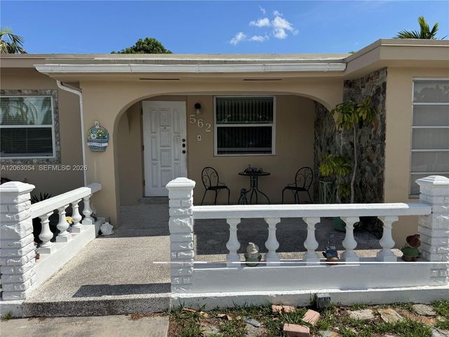 562 E 44th St, Hialeah, FL 33013