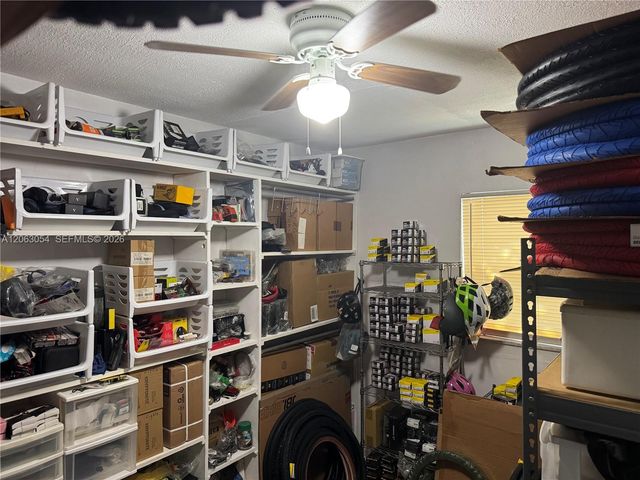 562 E 44th St, Hialeah, FL 33013
