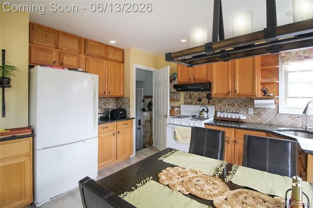5953 Cooper Street, Taylor, MI 48180