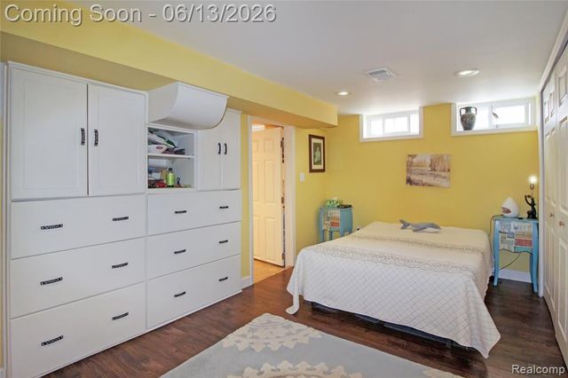 5953 Cooper Street, Taylor, MI 48180