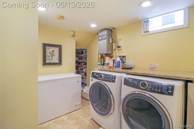 5953 Cooper Street, Taylor, MI 48180