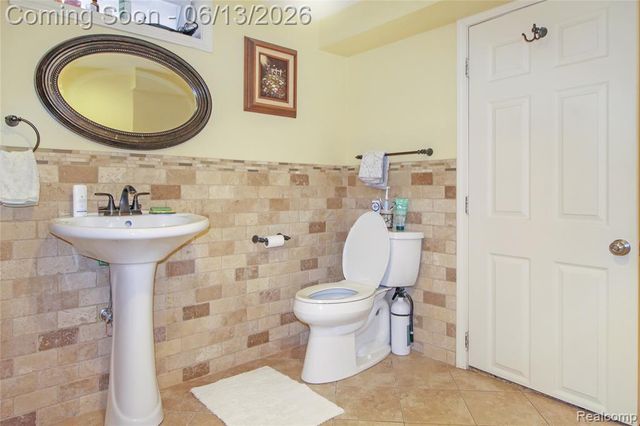 5953 Cooper Street, Taylor, MI 48180