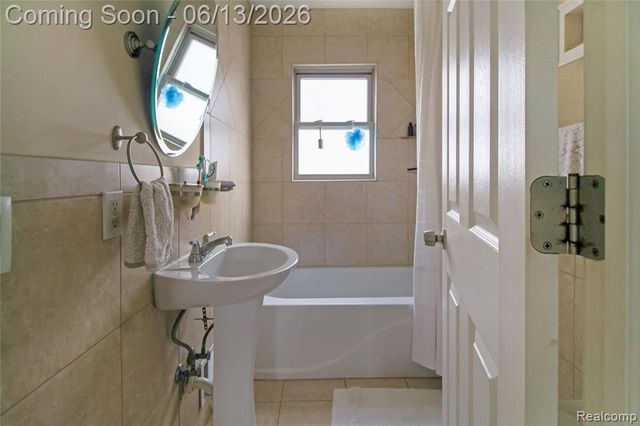 5953 Cooper Street, Taylor, MI 48180