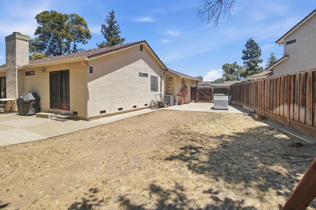 201 Hickory Ct, Brentwood, CA 94513