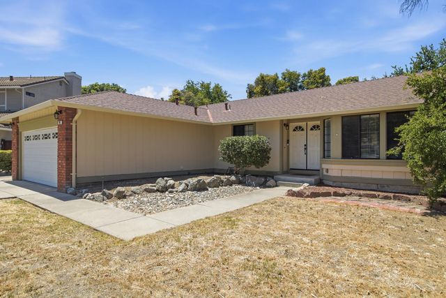 201 Hickory Ct, Brentwood, CA 94513