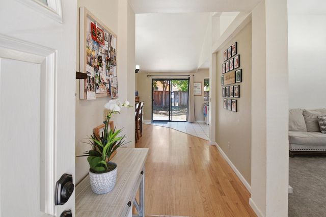 201 Hickory Ct, Brentwood, CA 94513