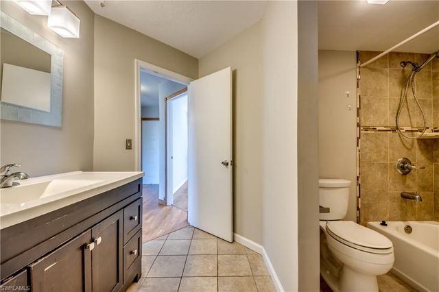 4616 SE 6th AVE # 202, Cape Coral, FL 33904