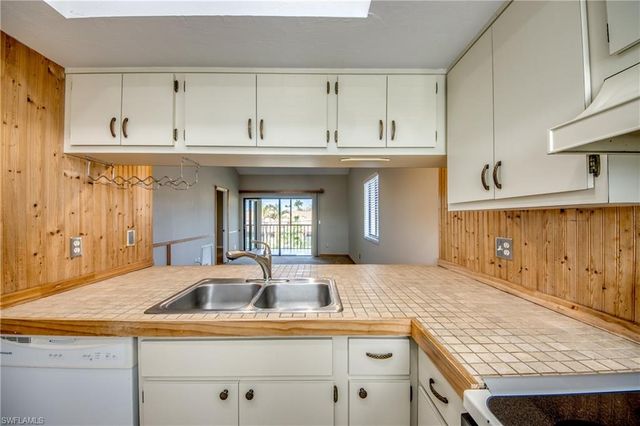 4616 SE 6th AVE # 202, Cape Coral, FL 33904