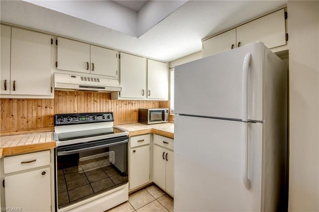 4616 SE 6th AVE # 202, Cape Coral, FL 33904