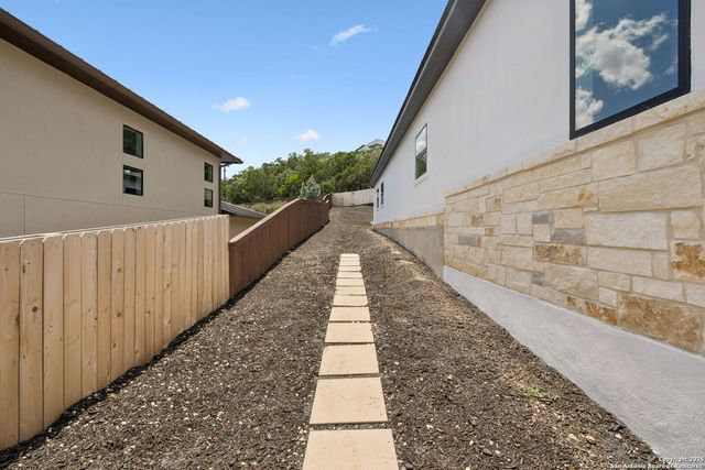 7310 Cresta Bulivar, San Antonio, TX 78256