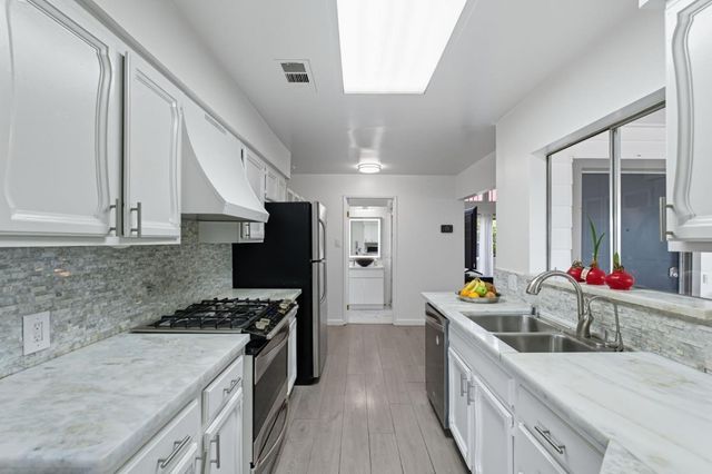 217 W 40th Avenue, San Mateo, CA 94403