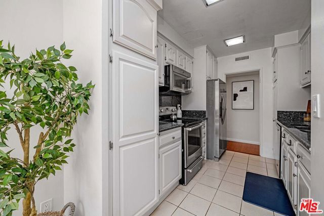 540 Kelton Avenue 105, Los Angeles, CA 90024