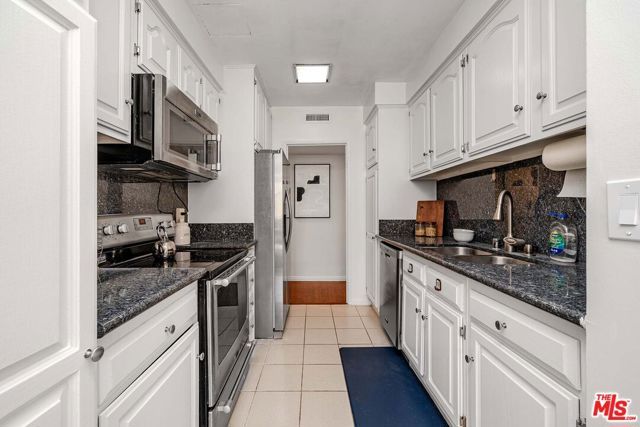 540 Kelton Avenue 105, Los Angeles, CA 90024