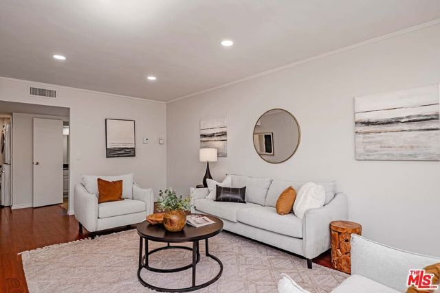 540 Kelton Avenue 105, Los Angeles, CA 90024