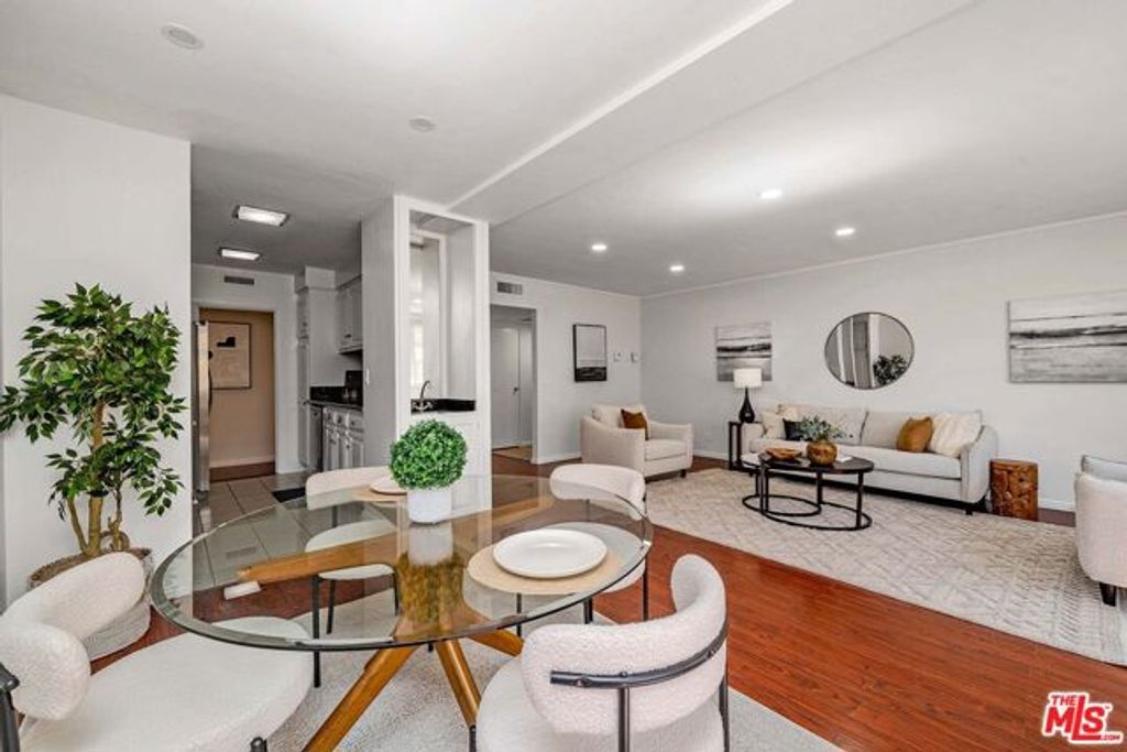 540 Kelton Avenue 105, Los Angeles, CA 90024