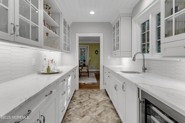 69 W River Road, Rumson, NJ 07760