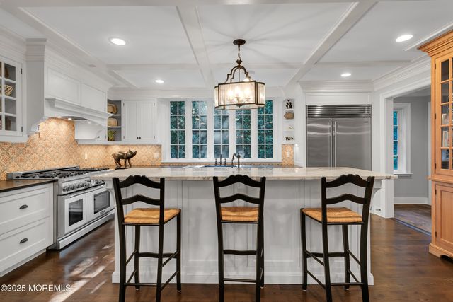 69 W River Road, Rumson, NJ 07760