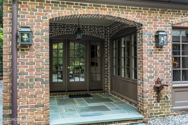 69 W River Road, Rumson, NJ 07760