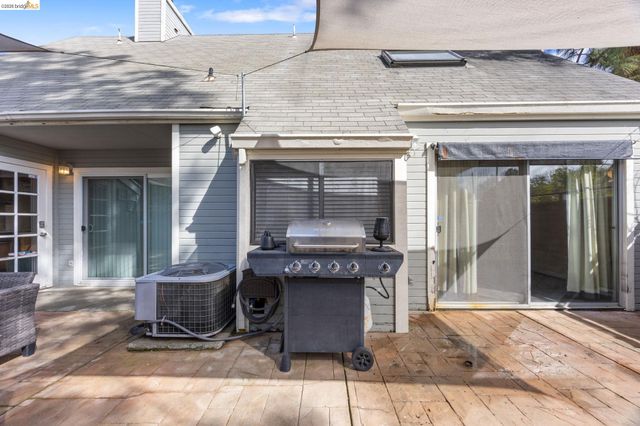 1694 Somerset Place, Antioch, CA 94509