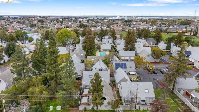 1694 Somerset Place, Antioch, CA 94509