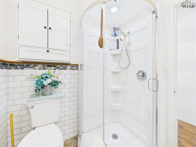 515 N WICHITA, Electra, TX 76360