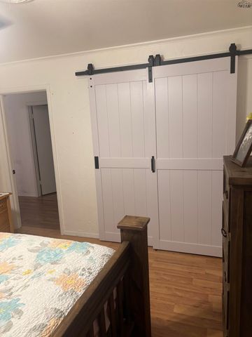 515 N WICHITA, Electra, TX 76360