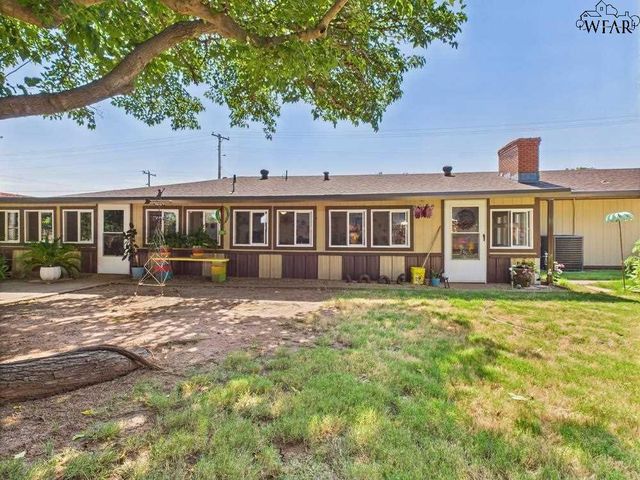 515 N WICHITA, Electra, TX 76360