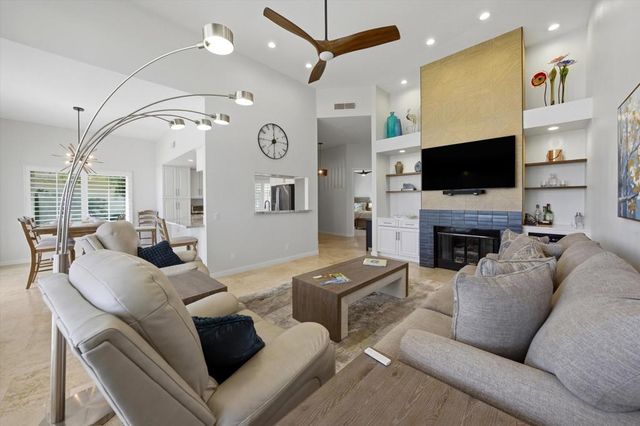 55080 Oak Tree A17, La Quinta, CA 92253