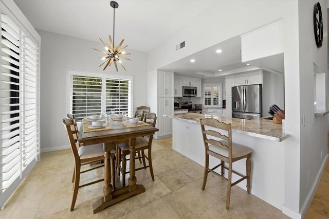 55080 Oak Tree A17, La Quinta, CA 92253