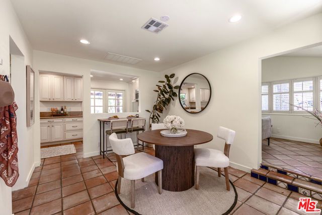 927 Pine Grove Avenue, Los Angeles, CA 90042