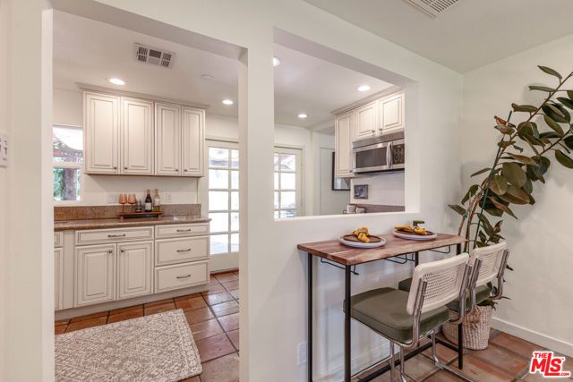 927 Pine Grove Avenue, Los Angeles, CA 90042