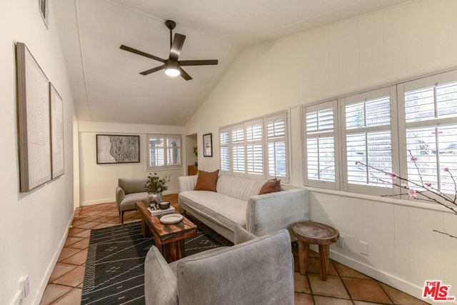 927 Pine Grove Avenue, Los Angeles, CA 90042