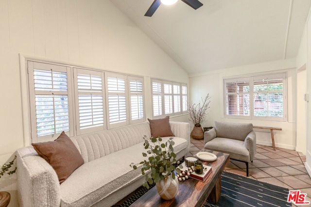 927 Pine Grove Avenue, Los Angeles, CA 90042