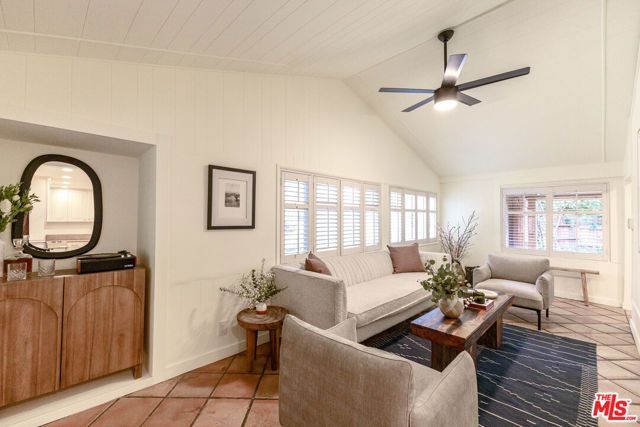 927 Pine Grove Avenue, Los Angeles, CA 90042